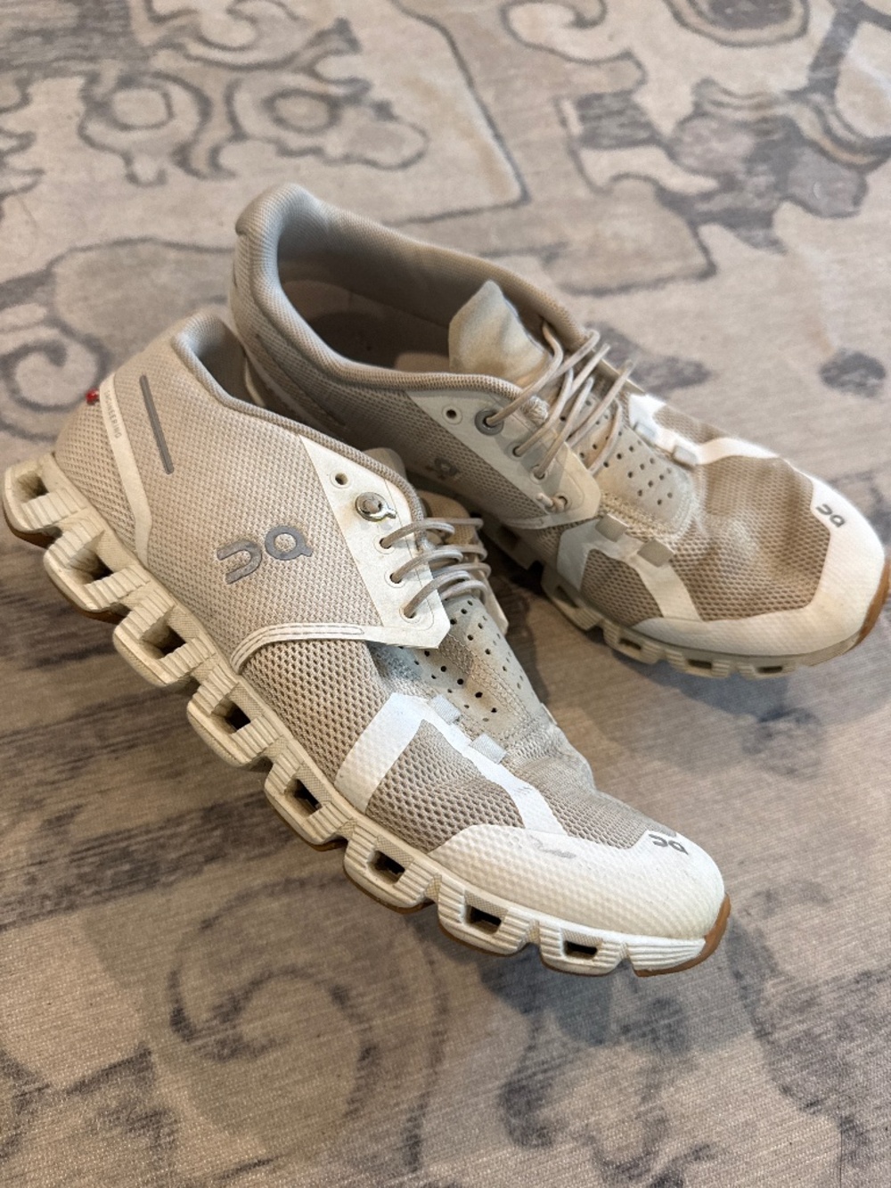 On Cloud 5 Classic Running Shoes